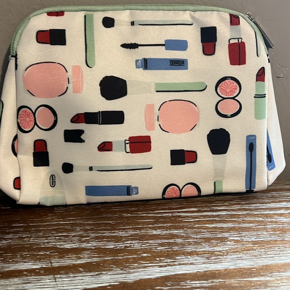 Clinique and Kate Spade cosmetic bag - Picture 2 of 4